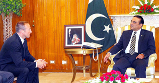 Global community should help curb terrorism: Zardari